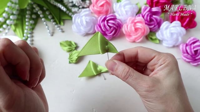 РОЗЫ из ЛЕНТ. Резиночки с цветами мастер-класс смотреть онлайн