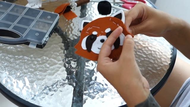 КРАСНАЯ ПАНДА / МК из фетра / Мастер-класс / как шить из фетра / Felt Crafts DIY / Red Panda Toy смотреть онлайн
