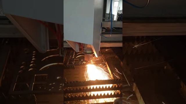 XT-Laser---Обрацы резки--3000вт(1) смотреть онлайн