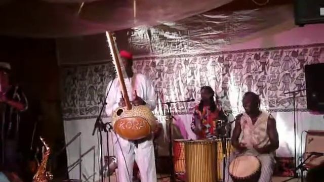 Afrikanisches Trommeln - Alpha Son - Rammingen 2013 смотреть онлайн