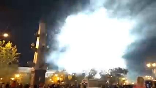 Салют на площади Ленина смотреть онлайн