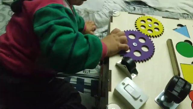 Бизиборд своими руками Freetime Куб 30x30x30 см - настольная развивающая доска методика Монтессори смотреть онлайн