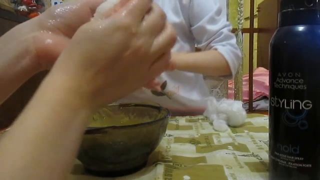 КАТАЕМ ВАТУ. СНЕЖКИ ДЛЯ УТРЕННИКА. ВЛОГ ПОЛИНЫ смотреть онлайн