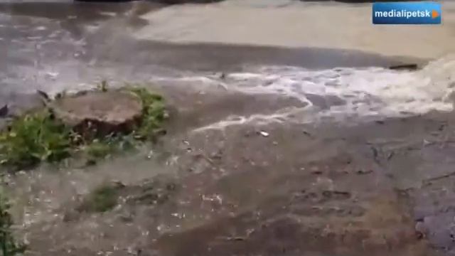Потоп на улице Коммунальной в Липецке смотреть онлайн