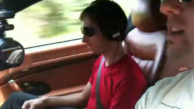 Gran Turismo and Derek D yelling at trucker in front of him... смотреть онлайн