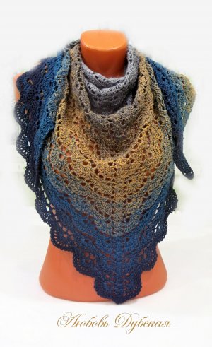 Красивый бактус простым узором.