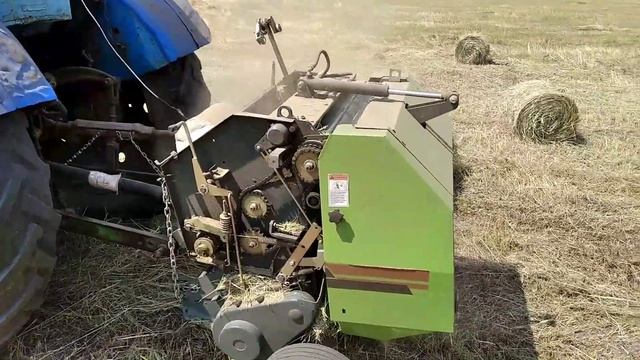 Т-40 И КРУГЛЫЙ МИНИ ПРЕССПОДБОРЩИК! смотреть онлайн