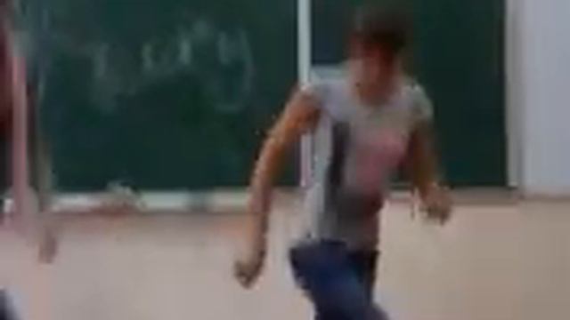 кайф в школе Тани Кубинець и Алли Ткаченко смотреть онлайн