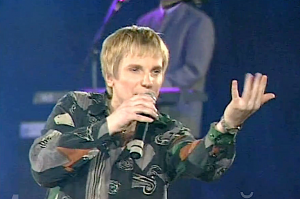 Виктор Салтыков очень доволен своим сегодняшним положением и новыми песнями, а зрители?