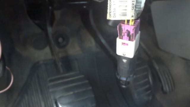 LUZ DE FREIO NÃO ACENDE NUNCA !!! CLIO 2003 EXPRESSION смотреть онлайн