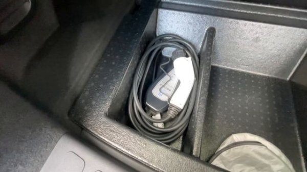 Skywell Et5. Зарядки.