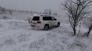 Toyota Land Cruiser 200 Тестируем в снегу и рассказываем про все электронные помощники на бездорожь