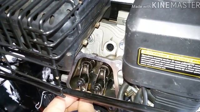 Снегоуборщик Huter SGC 4800. Регулировка клапанов. Плавают обороты. смотреть онлайн