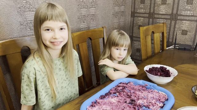 Готовим салат «Под шубой» смотреть онлайн