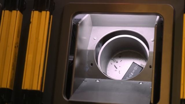 Apple's Robot That Recycles Your iPhone - Meet Daisy смотреть онлайн