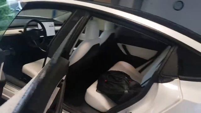 подарок на ДР, Tesla model 3 performance смотреть онлайн