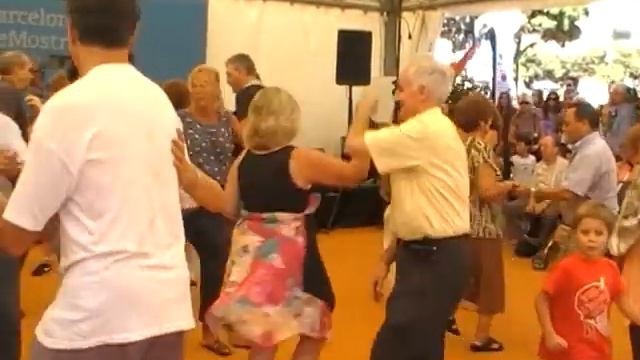 Танцплощадка в Барселоне смотреть онлайн