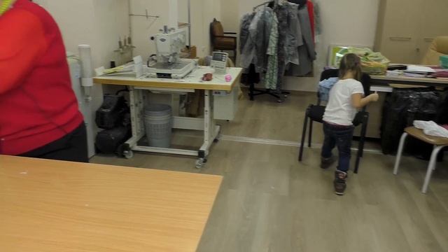 Нарядное платье для девочки. Раскрой многослойной юбки. Часть 3. смотреть онлайн