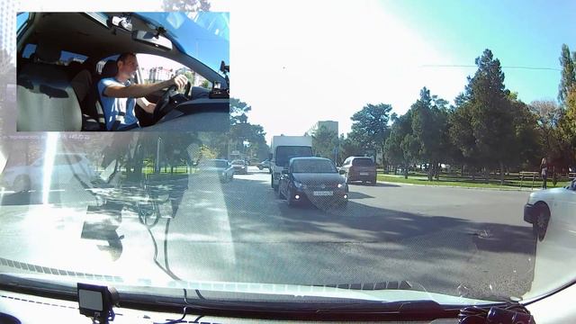 Разворот на регулируемом перекрёстке (со стороны ЗАГСа). смотреть онлайн