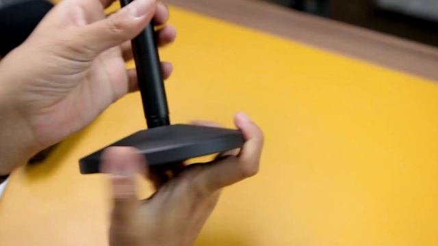 Best Studio Mic Setup for Youtube Gaming & Podcasts - Maono AU-AM200 Unboxing (#Daily #Tech #8) смотреть онлайн