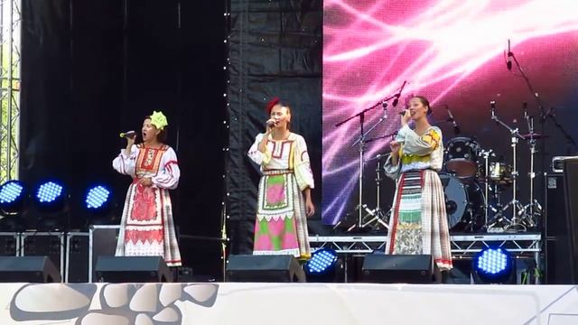 Фольк-группа "Колесо" - Ой, то не вечер, то не вечер смотреть онлайн