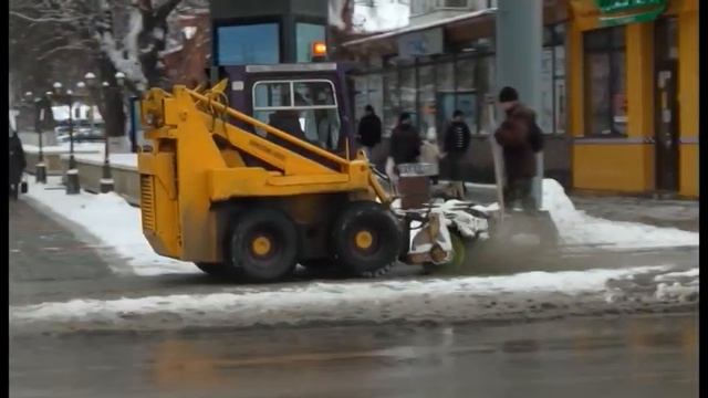 В Петропавловске начали уборку снега смотреть онлайн