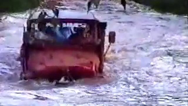 Crazy offroad Deep river crossing, Toyota Land Cruiser, Club 4x4 PANAMA смотреть онлайн
