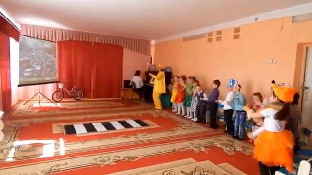 Интегрированное занятие по ПДД " Новые приключения колобка" для разновозрастной группы детей смотреть онлайн