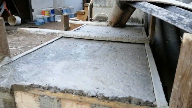 ЗАЛИВАЕМ 1 ЧАСТЬ ФУНДАМЕНТА.ГЛУБИНОЙ 1.20 метра. смотреть онлайн