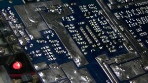 Горит защита в автомобильном усилителе. Ремонт с помощью светодиода.