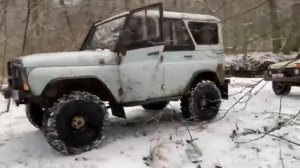 Нива против Уаз Хантер