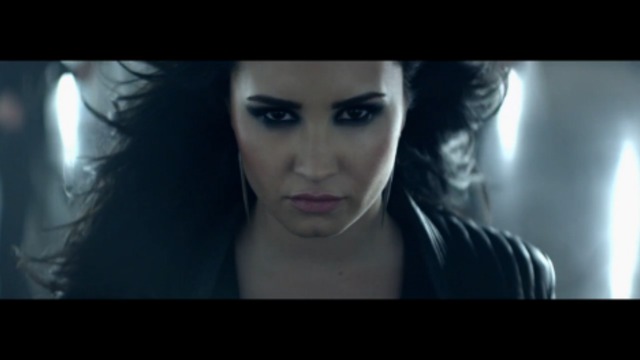 Demi Lovato - Heart Attack смотреть онлайн