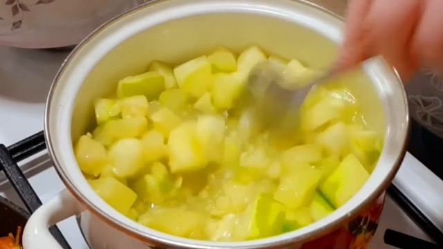 Картофель тушеный с кабачком #картофельтушеныйскабачком#картошкатушеная#пост смотреть онлайн