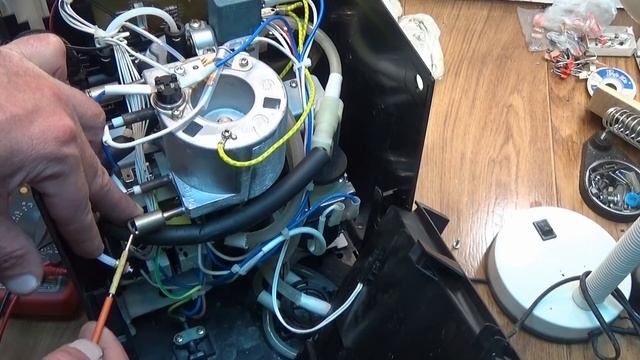 Кофеварка Zelmer 13Z016 Ремонт смотреть онлайн