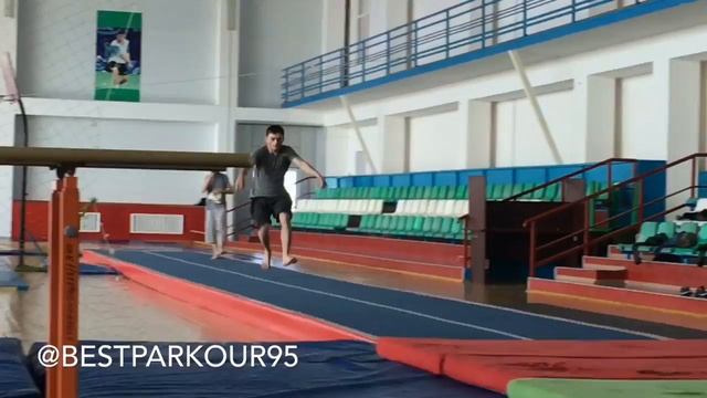 ЧЕЧЕНСКИЙ ПАРКУР ТРЕНИРОВКА В ГУДЕРМЕСЕ смотреть онлайн