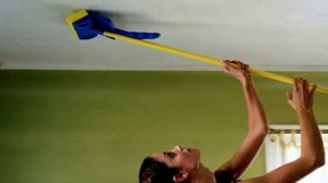 6 подсказок, которые помогут правильно вымыть натяжной потолок