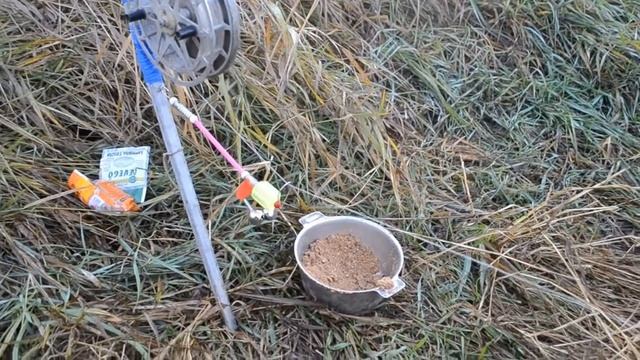 Рыбалка на резинку + дальняки . Карась на границе . смотреть онлайн