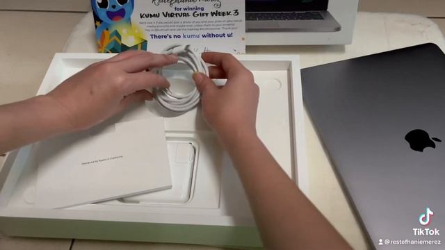 UNBOXING MY MACBOOK PRO 13 512GB From KUMU ??? смотреть онлайн