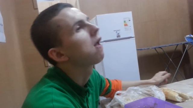 Юрец решил сделать романтический ужин смотреть онлайн