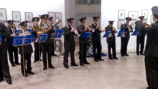 военный оркестр в Манеже на выставке Эрнста Неизвестного. смотреть онлайн