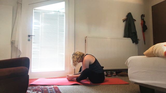 Yoga for Stress Reduction - Yoga with Laurie смотреть онлайн