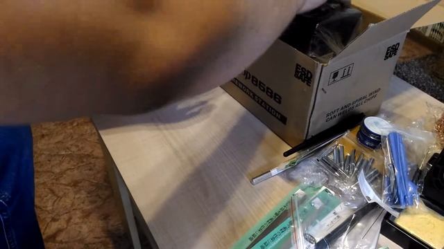 Распаковка и тестирование паяльной станции. Часть 1. смотреть онлайн