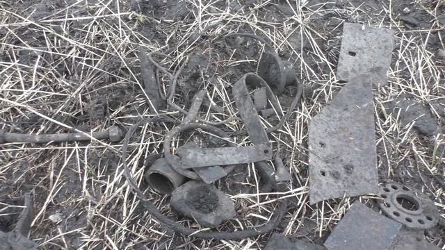 ЗА ДВА КОПА СЕРЕБРО ЕКАТЕРИНЫ !!!!МЫ НЕ СДАЕМСЯ!!!ДОЖДИ МЕШАЮТ КОПАТЬ!!!КОП С GARRETT APEX!!! смотреть онлайн