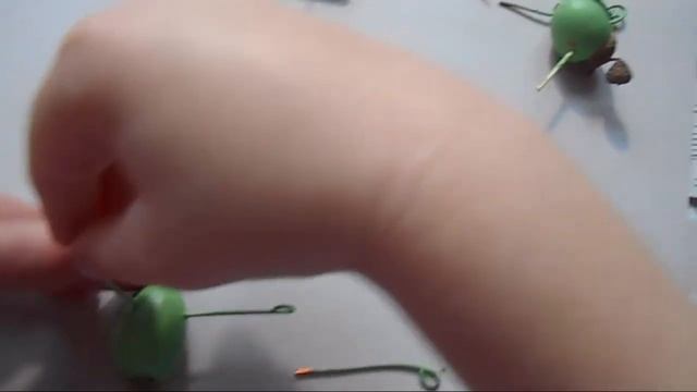 Поделка из желудей "Светлячок" с фонариком. смотреть онлайн