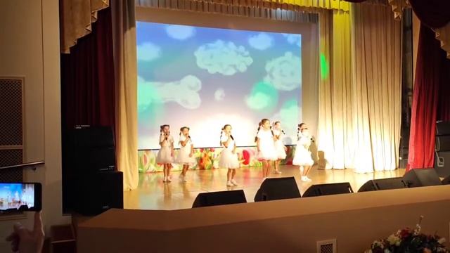 "Собака-барабака", исполняет вокальная шоу- группа Ветер перемен" смотреть онлайн