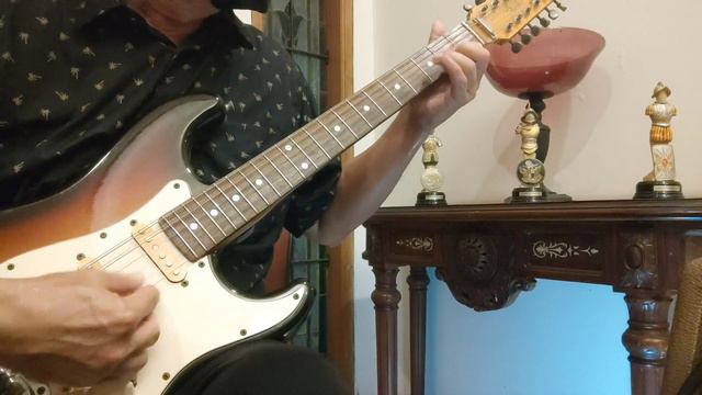 12 string Fender XII Stratocaster смотреть онлайн
