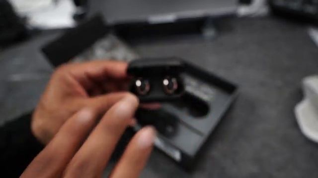 Unboxing of the 1More EVO Earbuds смотреть онлайн