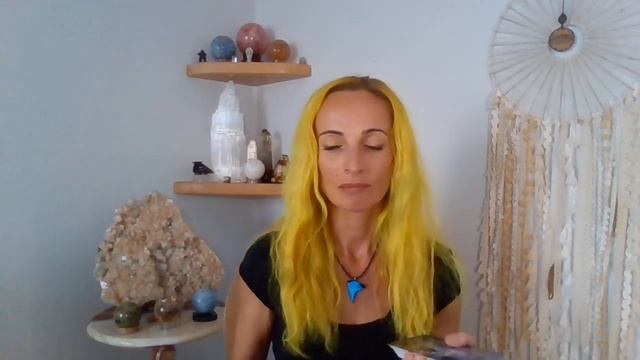 How to Choose the Perfect Oracle Card Deck for Your Unique Needs #oraclecards #psychic #tarot смотреть онлайн