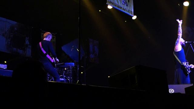 Пилот - Ждите солнца ("А2" 17.10.2015) смотреть онлайн