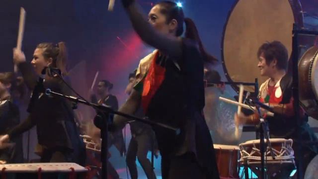 عرض فرقة التايكو اليابانية - حفل إطلاق هوندا الغانم Taiko show -- Honda Alghanim Launch Event смотреть онлайн